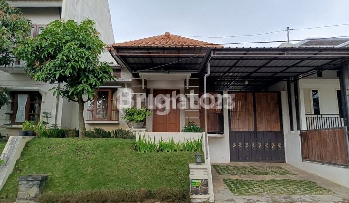 A beautiful and elegant house in Karangploso, Malang.