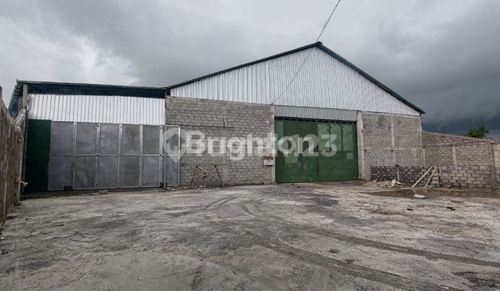 Gudang di Area Perindustrian Krebet