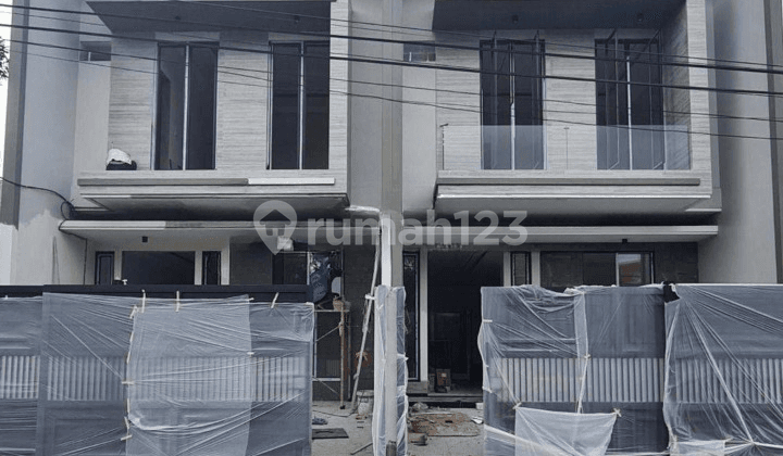 DHARMAHUSADA INDAH LEBAR 6 HANYA 3M SAJA. GRESS SIAP HUNI