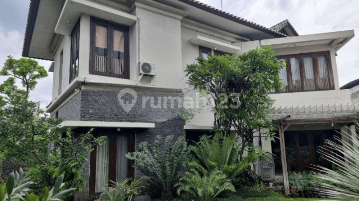 LUXURY HOUSE ON JL RAYA TENGGILIS UTARA SURABAYA SPECIAL