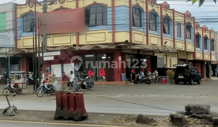 RUKO 6 UNIT SIAP PAKAI KOSONGAN DI JL DR SUTOMO MALANG