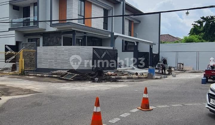 Rumah Baru 2 Lantai SHM Siap Huni Sutorejo Prima Selatan.