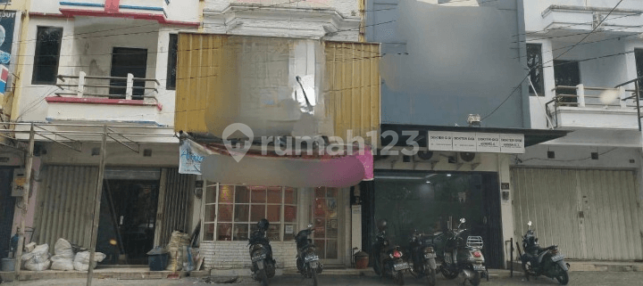 2-STORY SHOP HOUSE SUITABLE FOR BUSINESS ON WR SUPRATMAN STREET, MALANG
