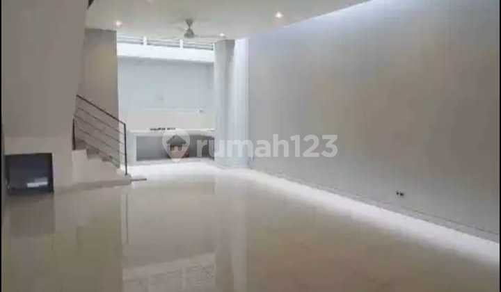 Dijual Rumah 2 Lantai Siap Huni Taman Ratu Kebon Jeruk Termurah Strategis SHM Nego