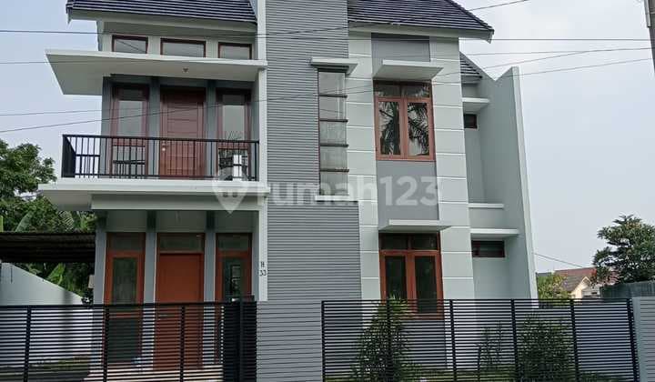 Rumah Mewah 2 Lantai di Kemang Pratama 2 Bekasi