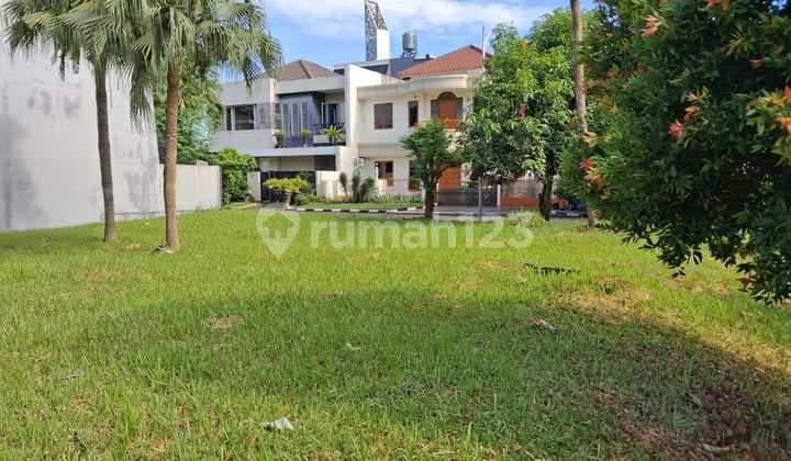 Corner Lot in the Taman Golf Cluster, Modernland, Tangerang