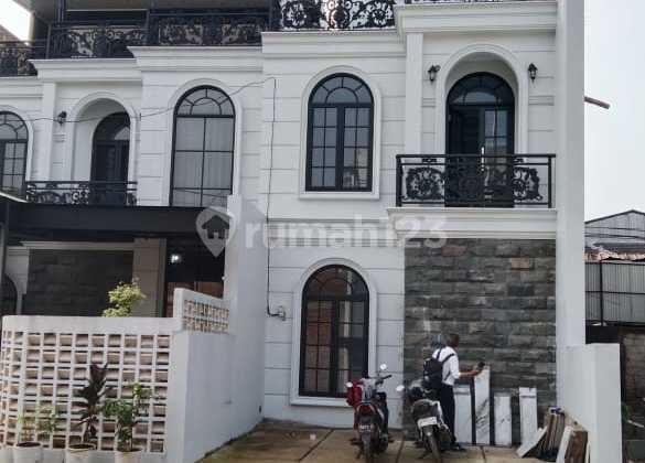 Rumah Mewah Siap Huni Di Cimanggis Depok Rumah di Cimanggis