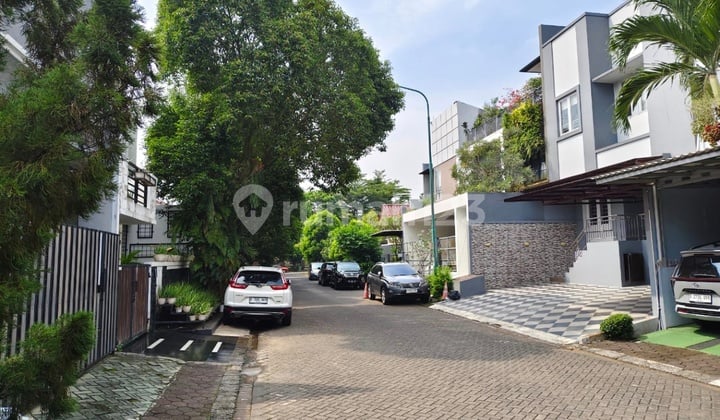 Rumah Mewah 2 Lantai di Raffles Hills Cibubur Cimanggis Depok