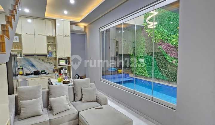 Rumah Full Furnish 3 ½ Lantai di Cluster Lavesh Harapan Indah-Bekasi. Rumah Bagus SHM di Harapan Indah