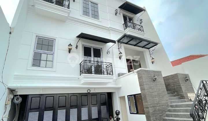 Di Jual Murah Rumah Di Kawasan Menteng Jakarta ******** di Menteng SHM Bagus Rumah