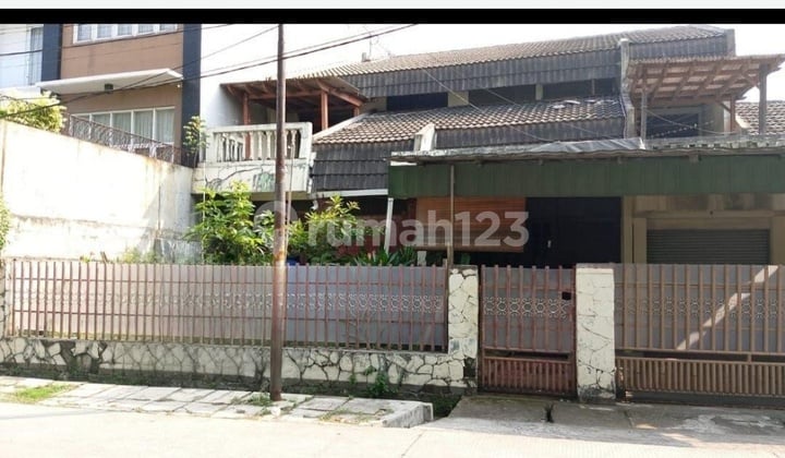 Rumah Tua 2 Lantai Layak Huni Di Kayumas Pulogadung Jakarta Timur Rumah SHM di Pulo Gadung