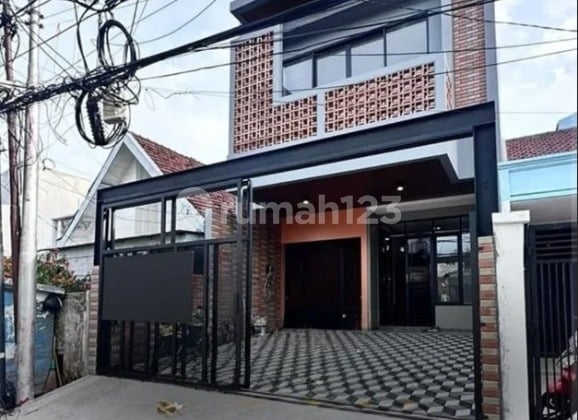 For Rent House in Tebet Barat 3 Floors South Jakarta
