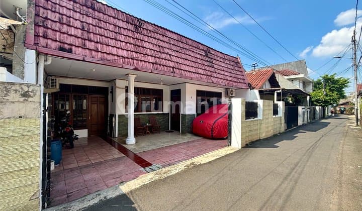 RUMAH SIAP HUNI DI TEBET TIMUR LUAS 165 M2 , DEKET TAMAN