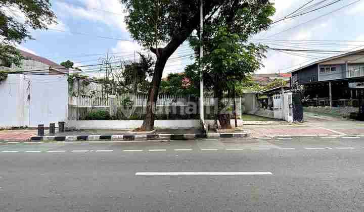 Rumah Hitung Tanah Commercial Location di Tebet Barat Raya Akses 4 Mobil