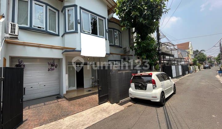 Rumah Modern Minimalis Siap Huni di Tebet Utara Akses Jalan 2 Mobil