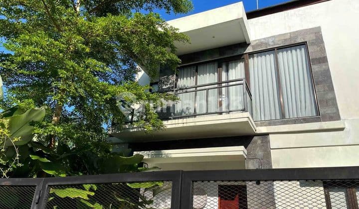 Rumah Full Furnished Minimalis 2 Lantai di Abiansemal Badung
