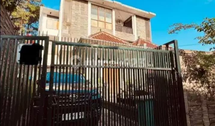 Dijual Rumah Bagus Kawasan Elit 3 Lantai Daerah Setrasari Raya