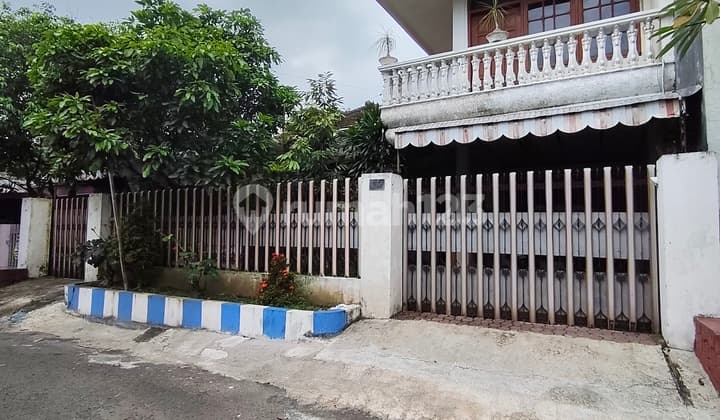 Dijual Cepat Rumah 2 Lantai Dekat 3 Kampus Area Dinoyo