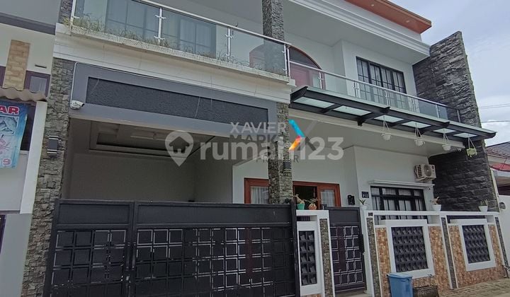 Dijual Rumah Mewah 3 Lantai Dengan Rooftop Dalam Perumahan