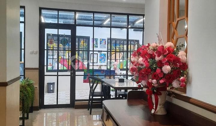 Disewakan Rumah Pinggir Jalan Raya Area Menteng Jakarta Pusat Ramai Cocok Resto,cafe,klinik,kantor