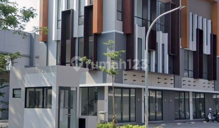 DISEWAKAN RUKO BARU 3 LANTAI, LETAK STRATEGIS SAMPING KAMPUS!!!