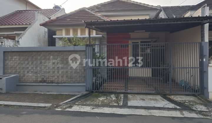 Strategic House in Vila Dago Pamulang, South Tangerang, Banten