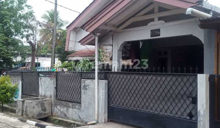 House for Sale in Bukit Nusa Indah Serua South Tangerang, Worth & Decorative