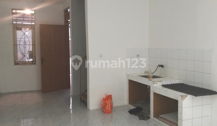 Disewakan Rumah Ditaman Palem Lestari Rumah di Perumahan Blok A Taman Palem Lestari, Jl. Lingkar Luar Barat, Cengkareng Barat, Cengkareng, Kota Jakarta Barat, Dki Jakarta, Indonesia, 11730, Taman Palem