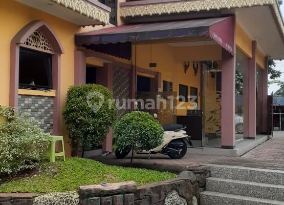 Dijual Semi Gedung serbaguna dan Ruang Kantor terawat, SHM Siap Huni Lokasi di Jalan Utama Raya Serpong