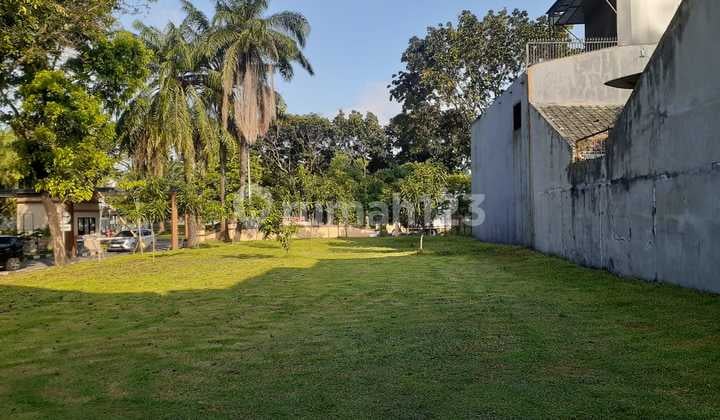 Wow, buying a lot in Puspita Loka BSD comes with a 500 m2 garden, a rare and prime location on the main road Row 15, just 3 minutes to Eka Hospital.