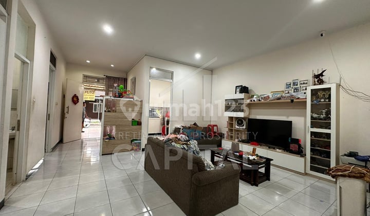 Ready-to-Occupy House in Sommerville (Tki 5), Bandung