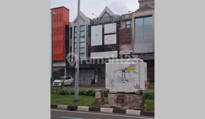 For Sale: Boulevard Gading Serpong Shop House in South Tangerang, Location Near Toll Access.