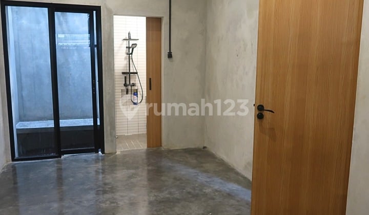 Dijual Rumah Siap Huni Konsep Industrial Nusa Loka BSD Serpong Tangerang Lokasi Dekat Akses Tol
