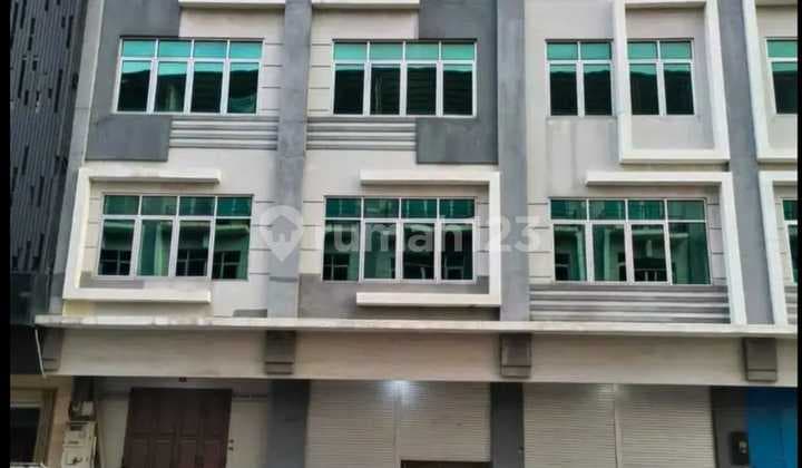 Elang Laut Shop House