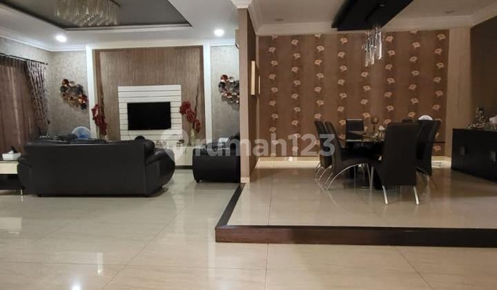 Sell Beautiful Grand 2.5-Story House in Sunter