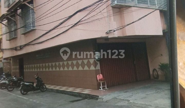 Ruko 4 Lt Di Hoek Hadap Selatan