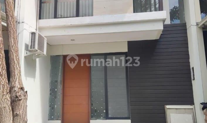 Rumah di Northwest Lake Citraland