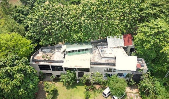 Rumah Gaya Tropis Cifor Jual Harga Lelang