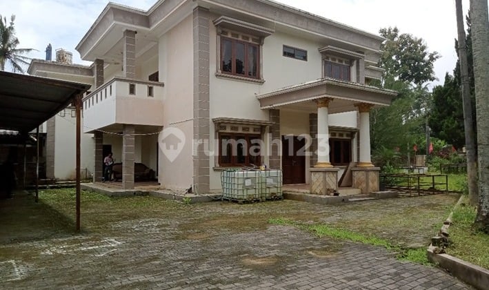 Tanah dengan Bangunan Luas Mewah 1671 M2 di Kabupaten Semarang