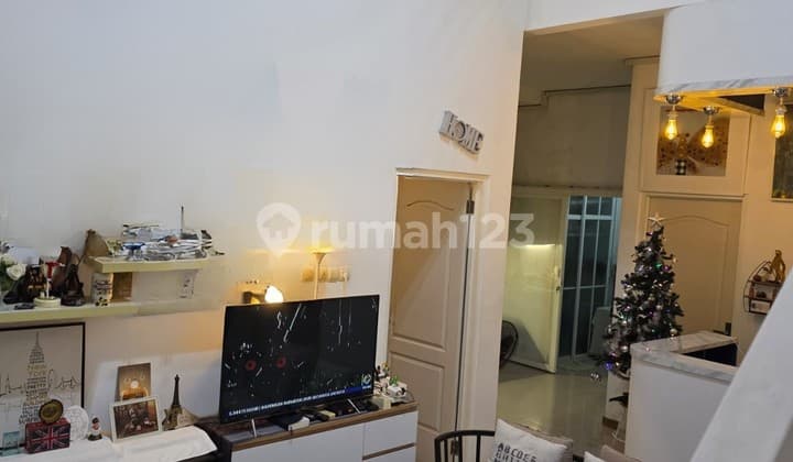Jual Rumah 2 Lantai Full Furnished Posisi Hook