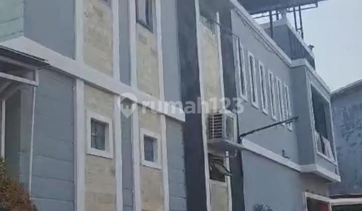 Rumah 2 Lantai Di Perumahan Graha Wahid