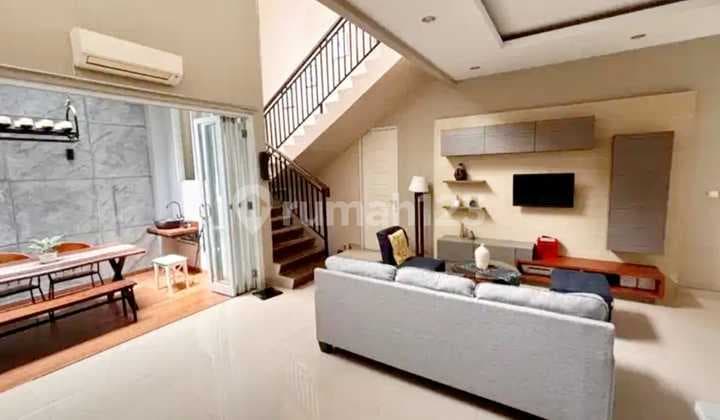 Rumah Rapi & Asri Di Delatinos Bsd – 2 Lantai Dan Ada Kolam Koi