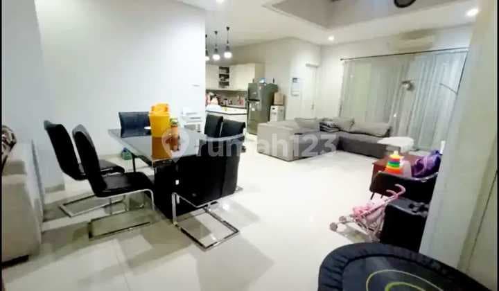 Fully Furnished! Rumah Strategis 2 Lantai Di Anggrek Loka Bsd