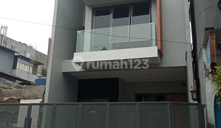 Rumah SHM Super Strategis di Area Bisnis Pasar Minggu Jakarta Selatan