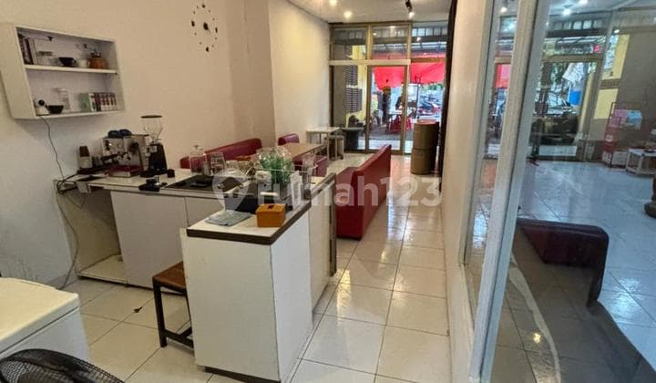 Cocok untuk Kantor atau Toko. Lokasi Super Strategis di Mainroad Pasirkaliki Bandung.