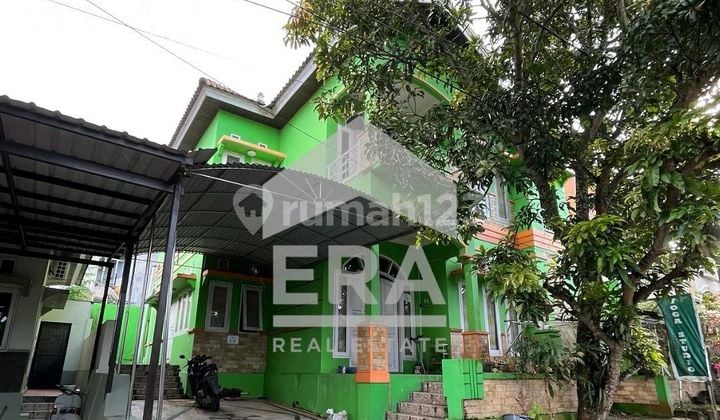 Rumah 2 Lantai Di Pusat Kota Samarinda. Kondisi Masih Bagus Dan Cocok Utk Keluarga Besar