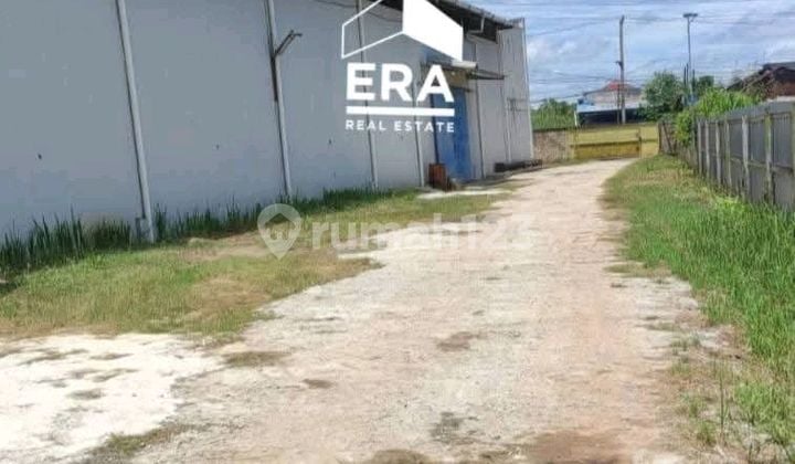 Warehouse for Rent, Located on the Outskirts of the City. 7 Minutes to the Shopping Center. Suitable for Heavy Equipment, Mining Businesses, etc.