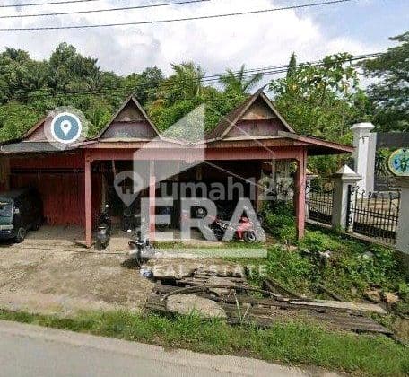 Tanah Dijual Dengan Letak Strategis Di Tengah Kota Samarinda . Sangat Cocok Dijadikan Sebagai Tempat Usaha Karena Letaknya Di Jalan Raya Utama Yang Banyak Kendaraan Lewat . Terletak Di Kecamatan Sungai Pinang .