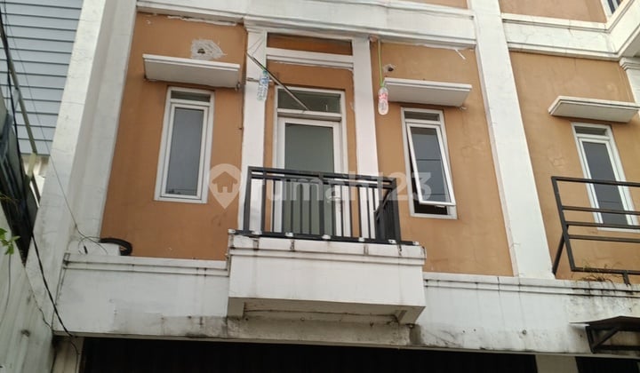 Ruko Sewa 4 Lantai Shm Dengan Rooftop Jl. Raya Margonda.