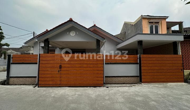 Jual Rumah Second SHM Kondisi Bagus Jl. Cikaret Luas Tanah 130 M2